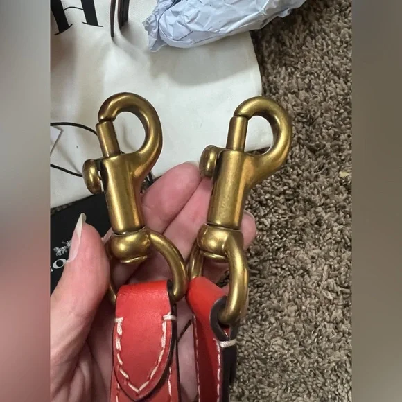 Coach 1941 Duffle 20 Vermillion - Picture 8 of 11